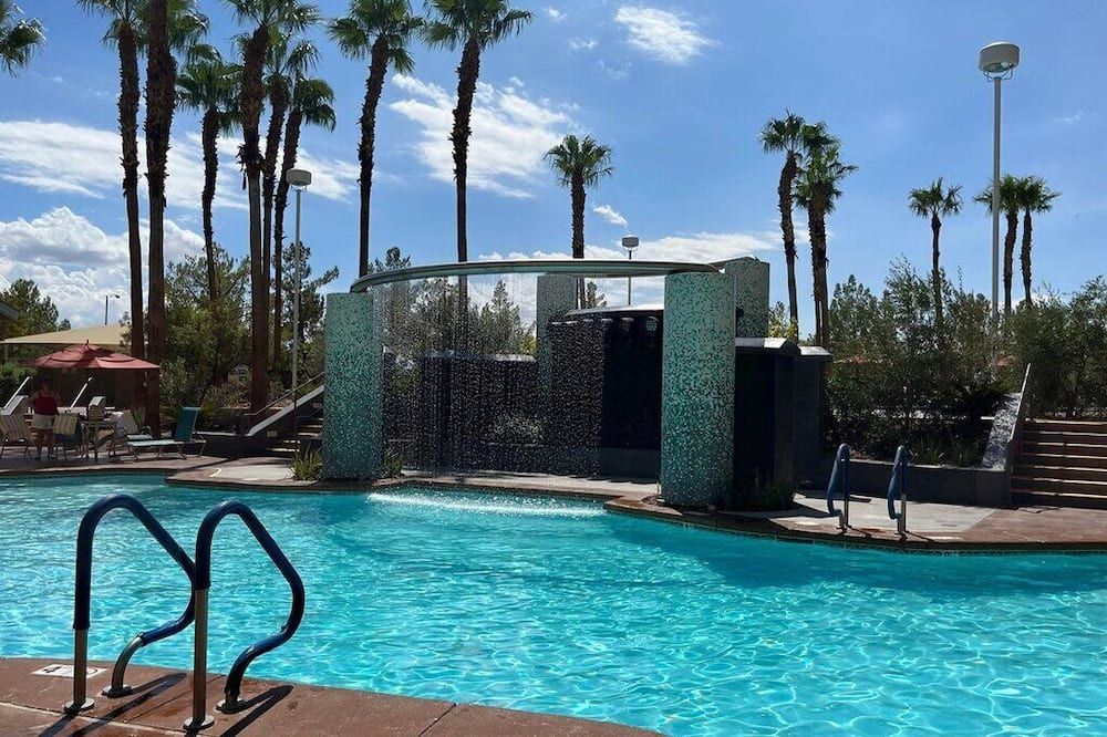 Spacious 2 Br | Grandview at Las Vegas