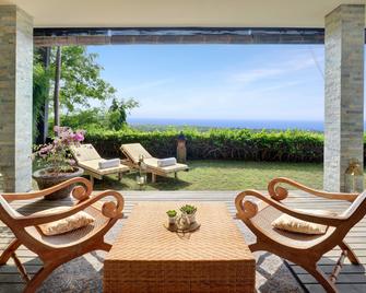 Hidden Hills Villas - South Kuta - פטיו