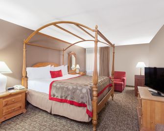 Ramada by Wyndham Fresno North - Fresno - Habitación