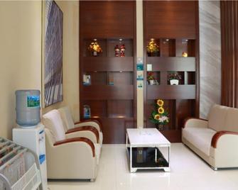 City Comfort Inn Pingxiang Nanda Road Branch - Chongzuo - Living room