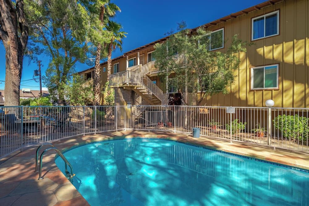 Charming Condo in Downtown Wickenburg - Walk to Events, Shopping and Dining - Wickenburg - Bazén