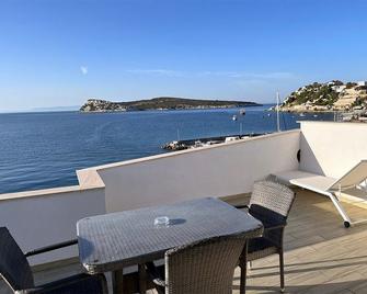 Rota Hotel - Karaburun - Balcony