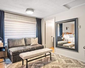 Black Forest Inn Bed & Breakfast - Rapid City