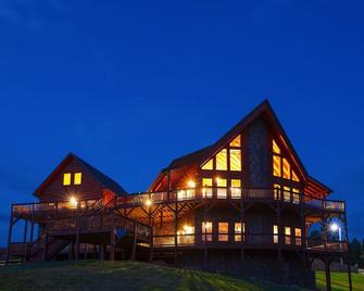 Host a large group on the mountaintop for Events, Retreats, Weddings, & Reunions - Dobson - Building