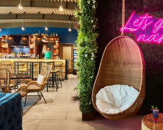 The Cotton Sail Hotel Savannah, Tapestry Collection by Hilton - סאוואנה - בר