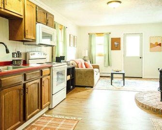 Winter Vacay Hangout at Powderhorn Mountain - Bessemer - Kitchen