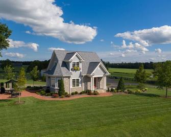 Arcadia Farm Cottage - Luxury Bluegrass Retreat For 6 Near Kentucky Horse Park - Georgetown - Building