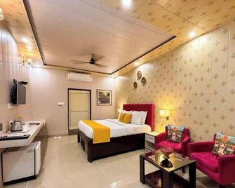 The Shanti Naturecure On Ganga - Rishikesh