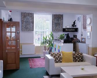 Ababeel Hotel - Birmingham - Living room