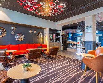 B&B HOTEL Orléans Centre Foch - Orleans - Lounge