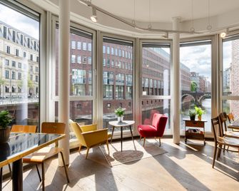 Ruby Lotti Hotel Hamburg by IHG - Hamburg - Bar