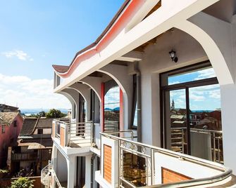 Oceanis Home & Voyages - Navette Incluse En Aller Simple - Antananarivo - Balkon