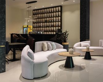 Best Western Plus The Met Hotel - Tirana - Lobby