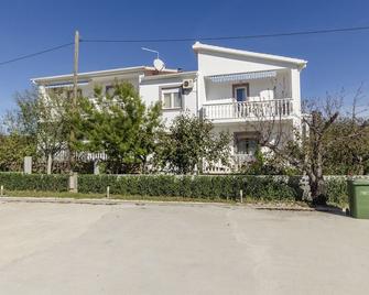 Apartments Verica - Sukošan - Building