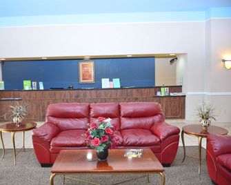Baymont by Wyndham Brenham - Brenham - Wohnzimmer