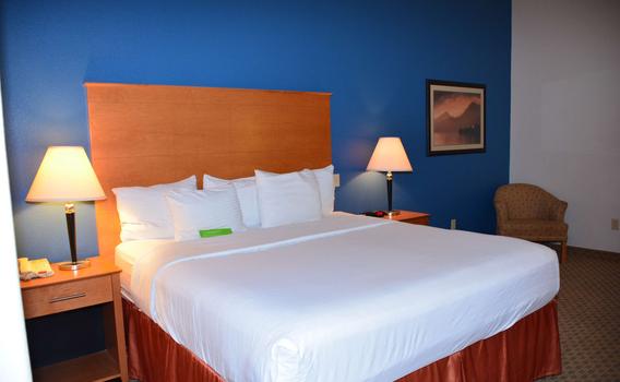 Baymont Inn Suites Brenham 85 1 5 7 Brenham Hotel Deals