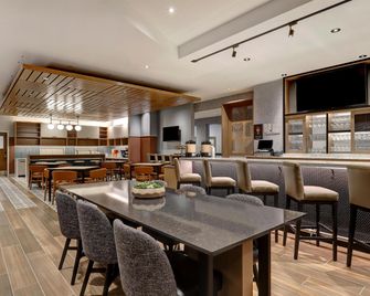 Hyatt Place Prince George - Prince George - Bar