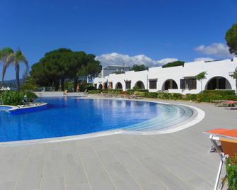 Estella Club - Montepaone - Zwembad