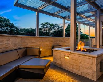 SpringHill Suites by Marriott Chambersburg - Chambersburg - Binnenhof
