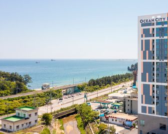 Donghae Oceancity Residence Hotel - Donghae - Gebouw
