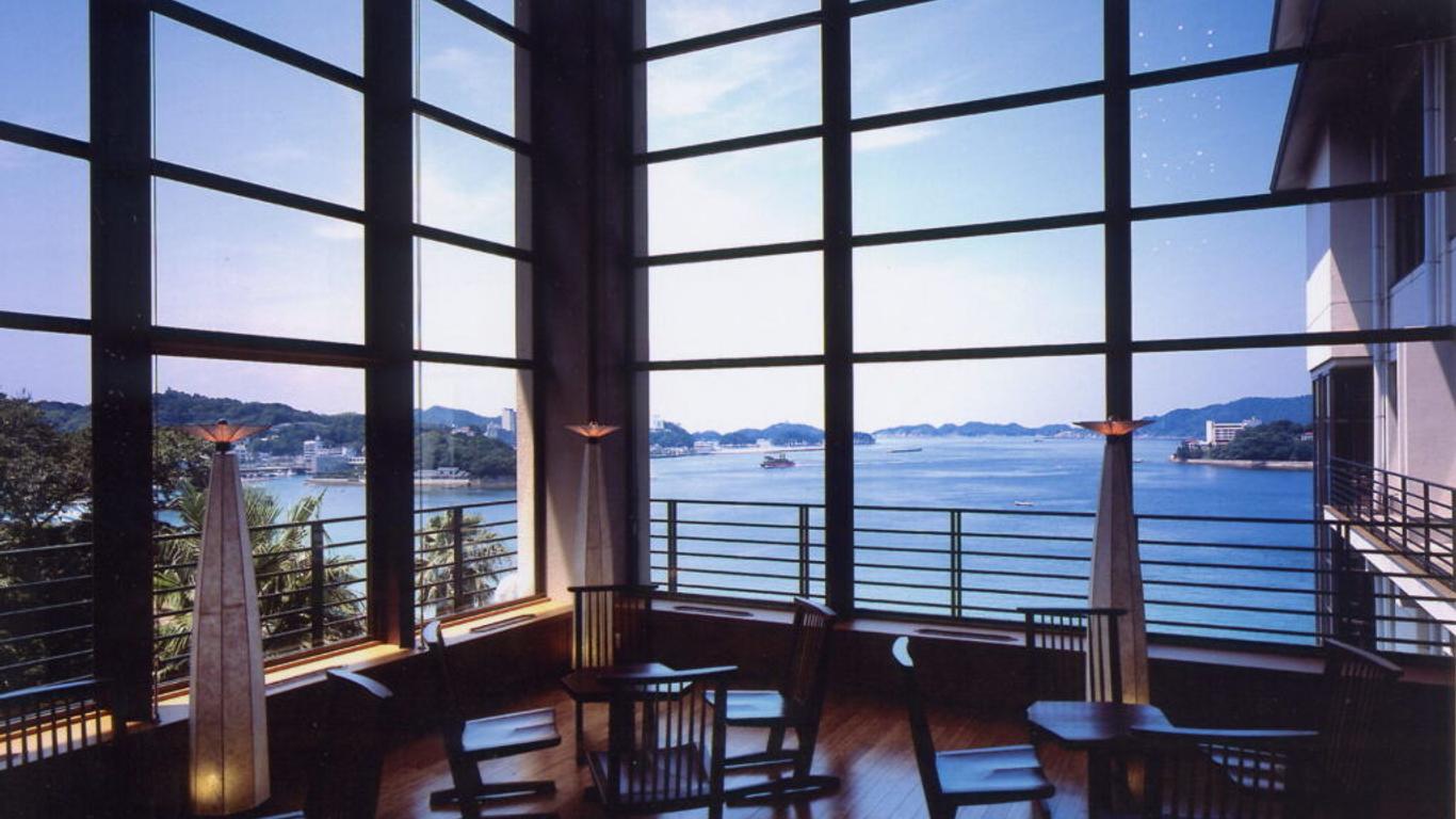 Toba Seaside Hotel