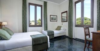 Grand Hotel Gianicolo - Rome - Bedroom