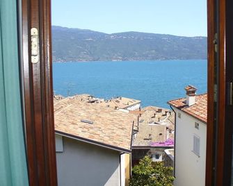 Hotel Tiziana Garnì - Gargnano - Balkon