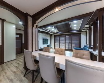 Taean Ritz Castle Resort - Taean - Dining room