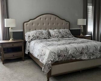 Cheerful house 3 bed 4 bath pool house - Antioch - Bedroom