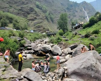 Nature view homestay Birthi Waterfall - Munsyari - Building