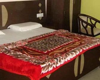 Hotel Blue Ice - Farīdkot - Bedroom