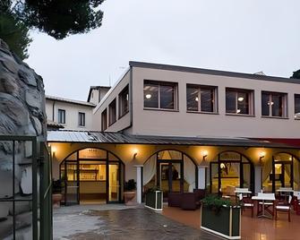 Resort La Mandola - Capraia Isola - Edificio