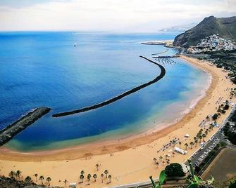 Hotel Adonis Plaza - Santa Cruz de Tenerife - Beach