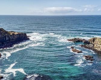Oceanview Includes Arcade the Whale Tale and Arcade! - Depoe Bay - Building