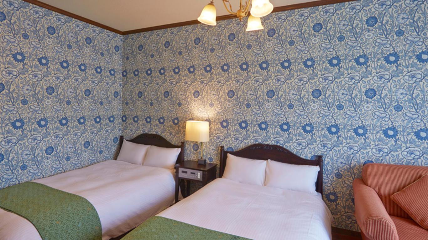 Old England Dogo Yamanote Hotel