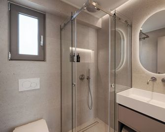 The Nixon Luxury Suites And Apartment Hotel - Athen