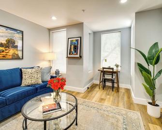 Charming Alexandria Vacation Rental in Old Town! - Alexandria - Sala de estar