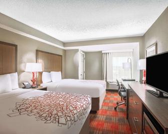 La Quinta Inn & Suites DC Metro Capitol Beltway - Capitol Heights - Bedroom