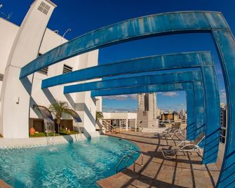 موندريان سويت هوتل - ساو خوسيه دوس كامبوس - حوض السباحة