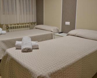 Hostal El Bugar - Teruel - Schlafzimmer