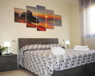 Nicolo's Home| Cozy Home 10 Mins Walk from Poetto Beach, Ideal for Families - Quartu Sant'Elena - Bedroom