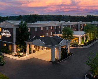 Hampton Inn and Suites Hartford/Farmington - Farmington - Gebouw