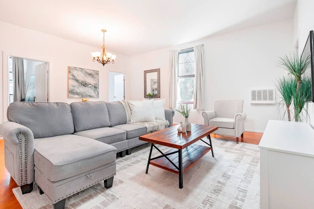 Prime Location Upper Manhattan Furnished Apartment - ניו יורק - סלון