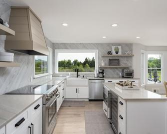 6br Luxury Gunks Home - Heated Pool, Bocce, Hot Tub & Pet Friendly - New Paltz - Kuchyň