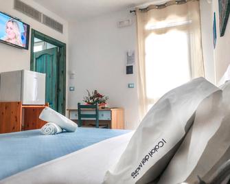 Hotel I Colori Del Mare - Torre San Giovanni - Slaapkamer