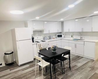 4-bedroom house in beautiful Vancouver - close to Downtown and PNE - Vancouver