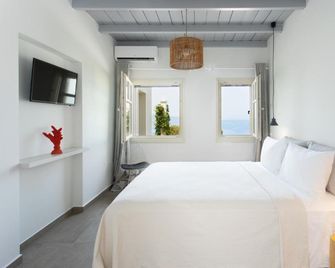 Villa Itis - Elegant Ground Floor Suite with Terrace & Great View - Neapoli Vion - Schlafzimmer