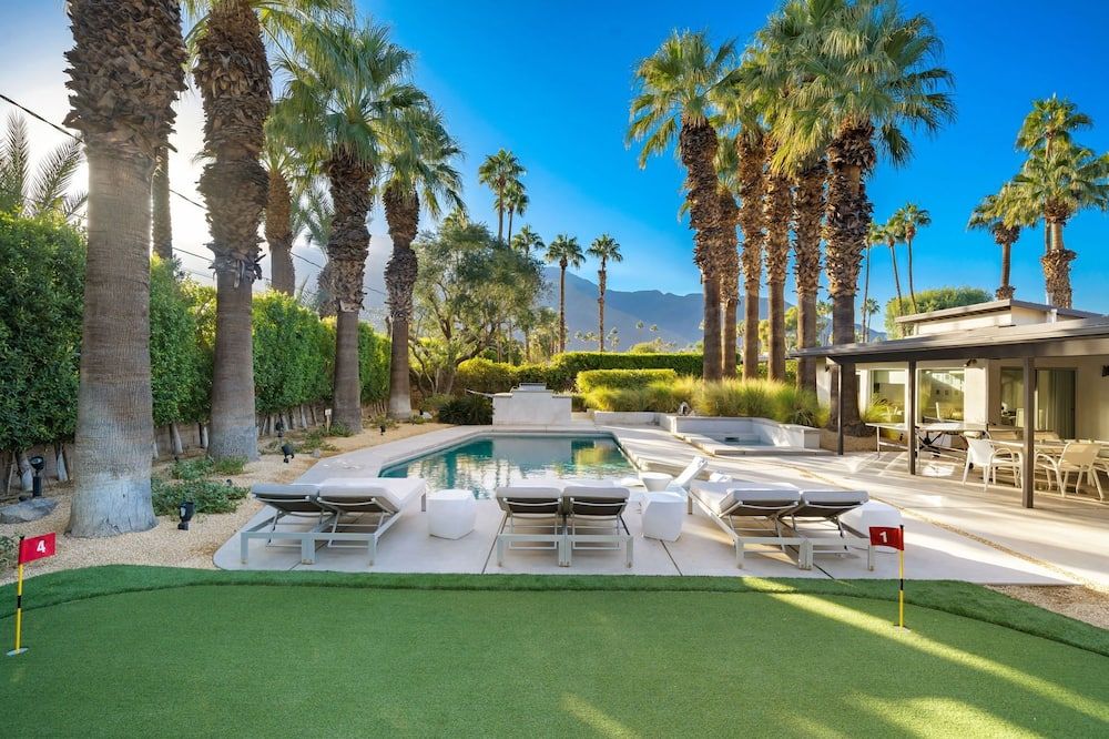 Private, Mid-Century Home in Movie Colony with Saltwater Pool & Putting Green! - פאלם ספירנגס - בריכה