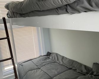 Tiny House at Piney point - Piney Point - Habitación