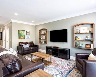 Historic charm Modern Luxury - Batesville - Huiskamer